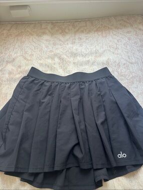 ALO Yoga Black Pleated Athletic Skirt